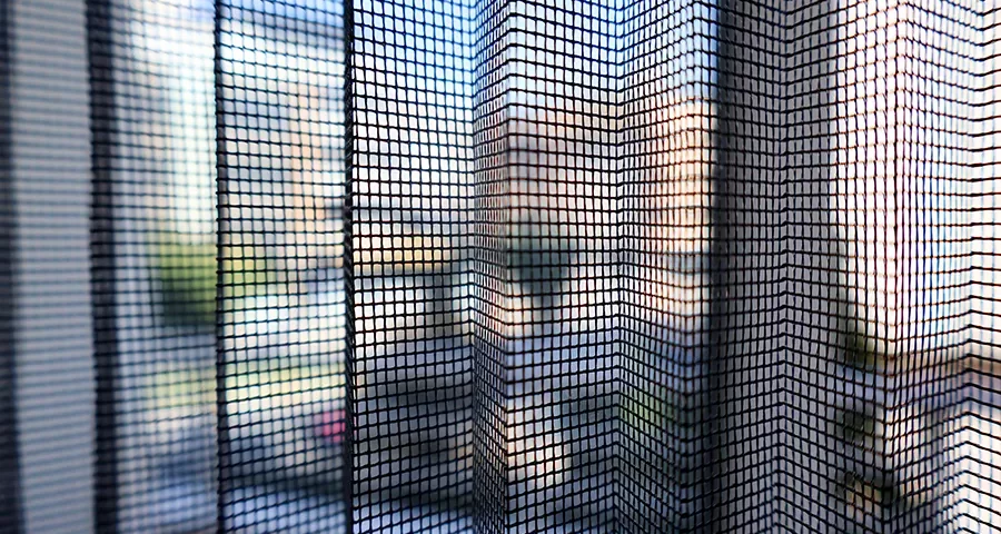 มุ้งลวดนิรภัย VS มุ้งลวดธรรมดา ต่างกันตรงไหน ควรเลือกแบบไหนดี